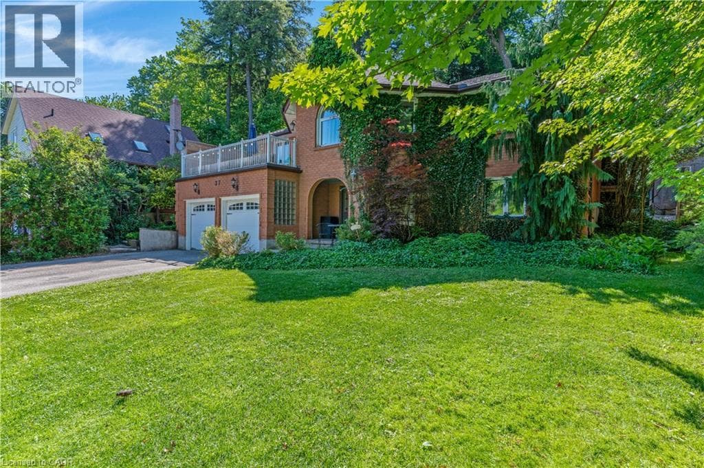 Detached for sale at 37 YELLOW BIRCH Drive, Forest Heights, Kitchener, Ontario, photo 2