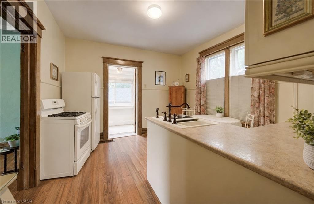 Detached for sale at 46 ELLEN Street W, Civic Centre, Kitchener, Ontario, photo 10