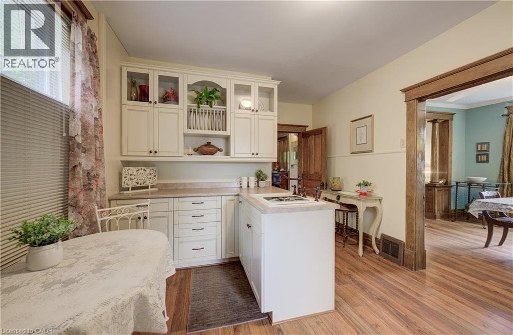 Detached for sale at 46 ELLEN Street W, Civic Centre, Kitchener, Ontario, photo 11