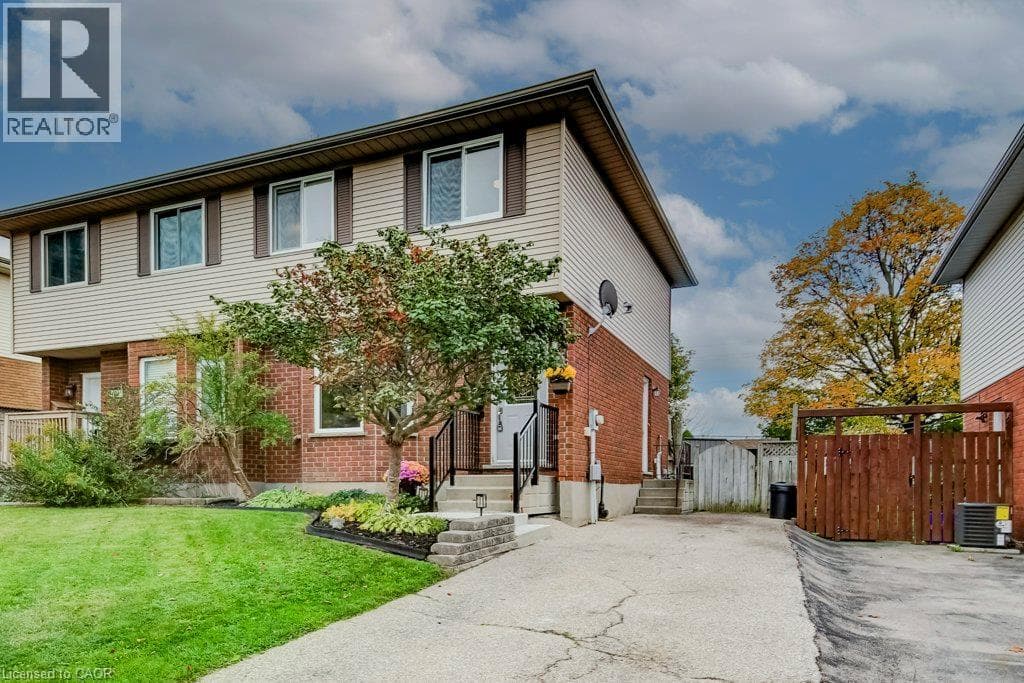 Semi-detached for sale at 62 VILLAGE GREEN Way, Baden, Wilmot, Ontario, photo 4