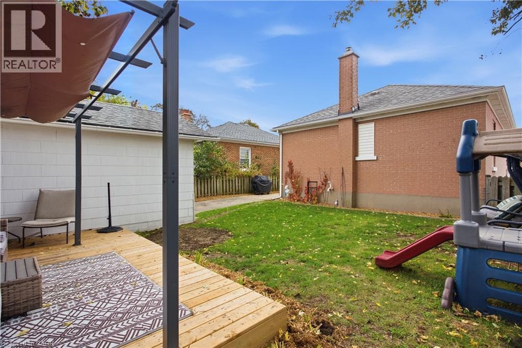 Detached for sale at 18 BIRCH Avenue, Northward, Kitchener, Ontario, photo 35
