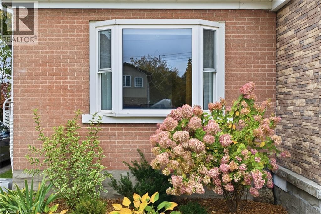 Detached for sale at 18 BIRCH Avenue, Northward, Kitchener, Ontario, photo 4