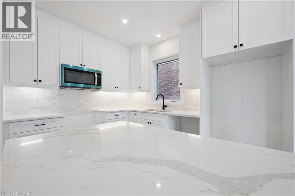 Detached for sale at 447 BENNINGER Street, Laurentian West, Kitchener, Ontario, photo 10