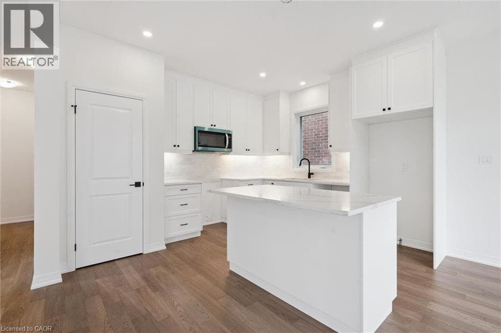Detached for sale at 447 BENNINGER Street, Laurentian West, Kitchener, Ontario, photo 9