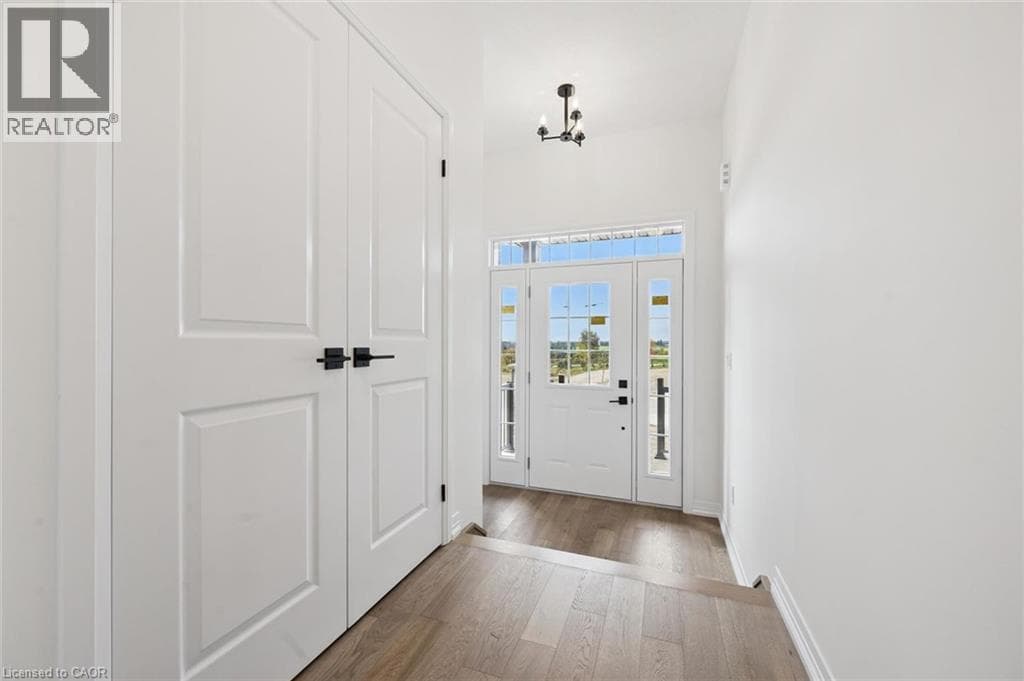 Detached for sale at 447 BENNINGER Street, Laurentian West, Kitchener, Ontario, photo 3