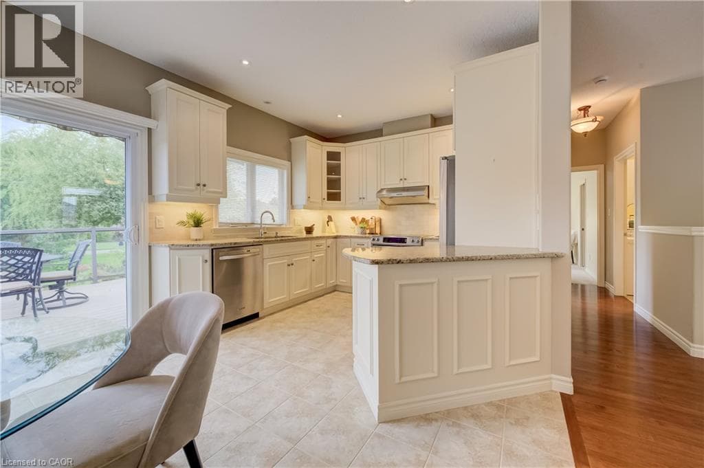 Detached for sale at 25 THIMBLEBERRY Crossing, New Hamburg, Wilmot, Ontario, photo 14