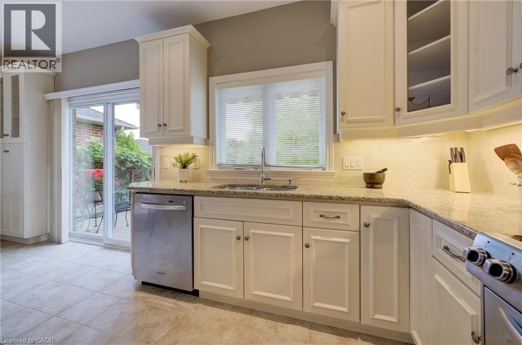 Detached for sale at 25 THIMBLEBERRY Crossing, New Hamburg, Wilmot, Ontario, photo 12