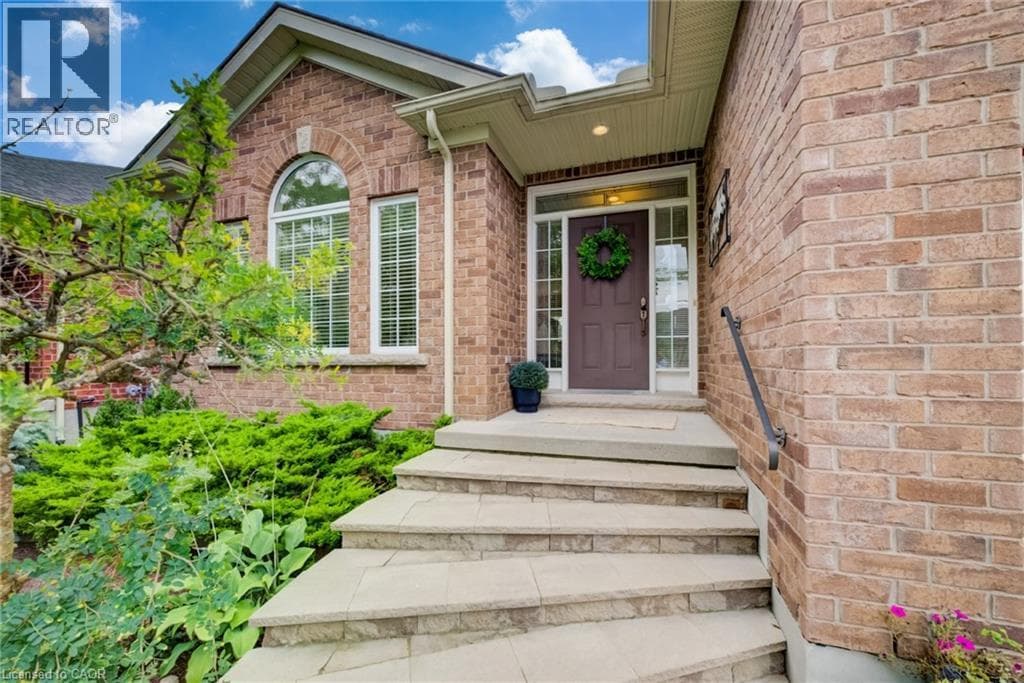 Detached for sale at 25 THIMBLEBERRY Crossing, New Hamburg, Wilmot, Ontario, photo 2