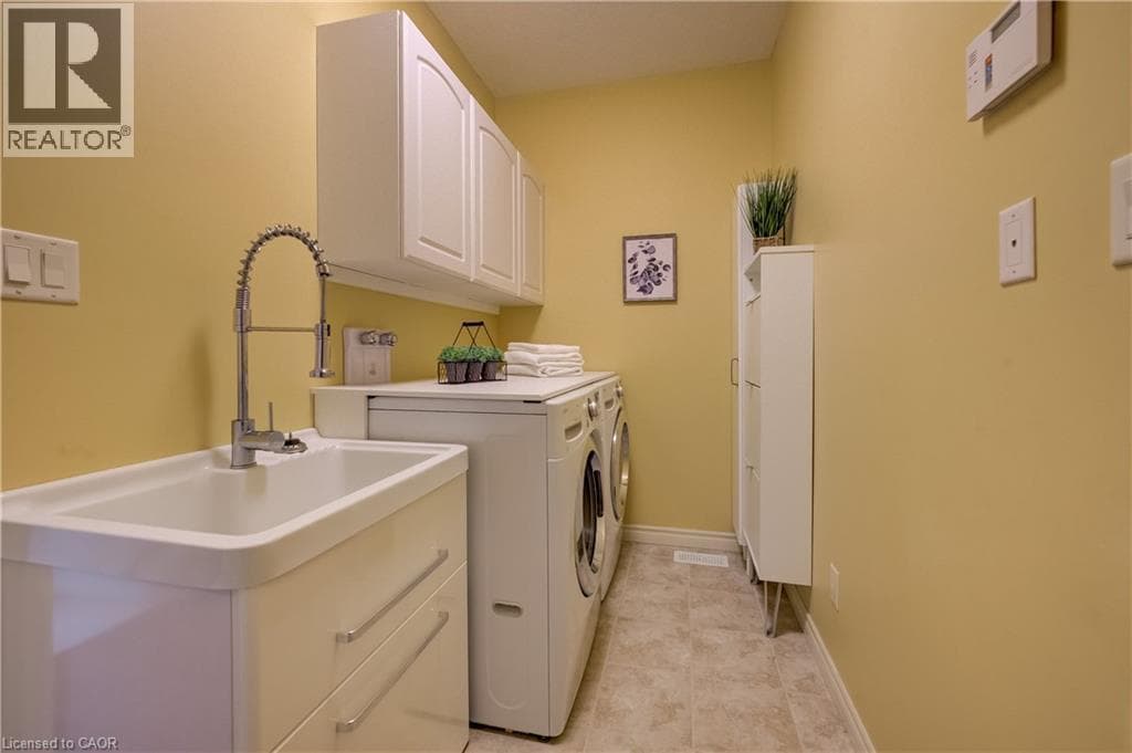 Detached for sale at 25 THIMBLEBERRY Crossing, New Hamburg, Wilmot, Ontario, photo 19