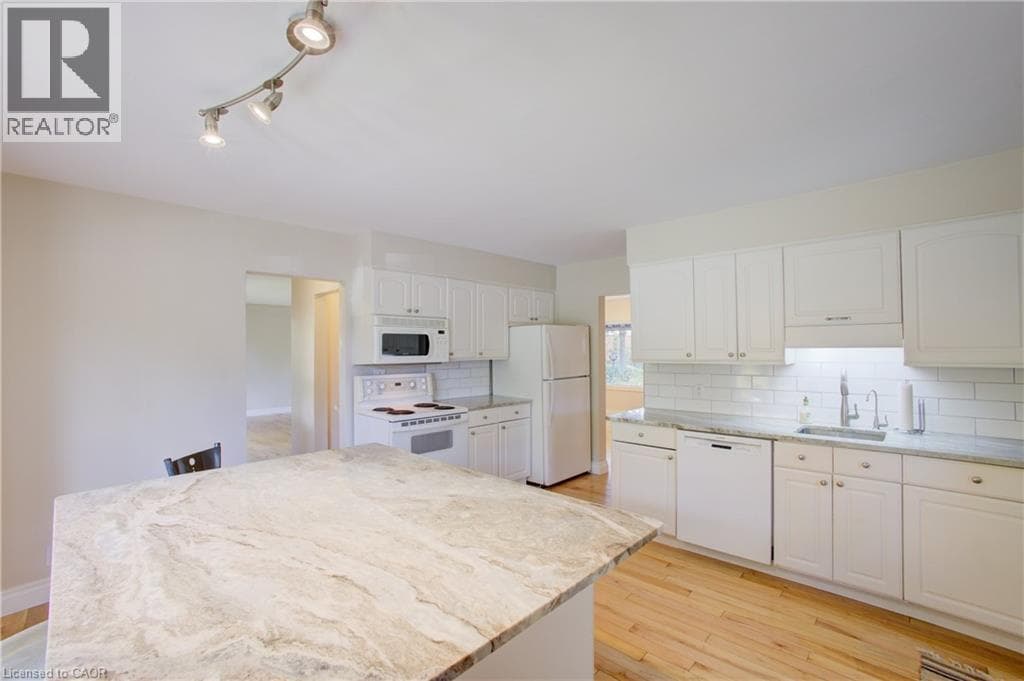 Detached for sale at 24 VALEWOOD Place, Fairfield, Kitchener, Ontario, photo 17
