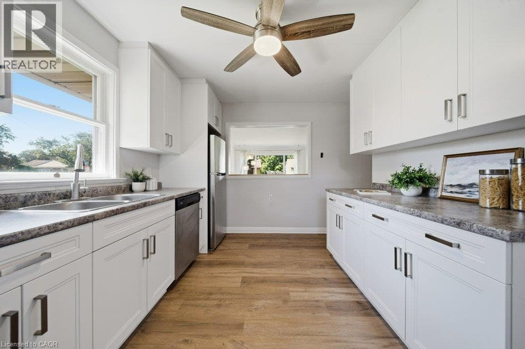 Detached for sale at 18 MAYWOOD Road, Vanier, Kitchener, Ontario, photo 14