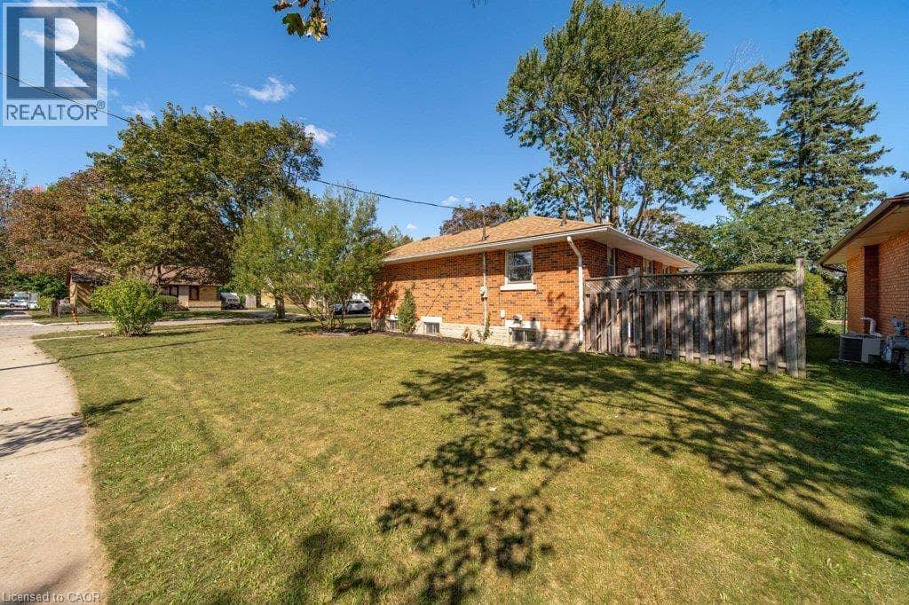 Detached for sale at 18 MAYWOOD Road, Vanier, Kitchener, Ontario, photo 36