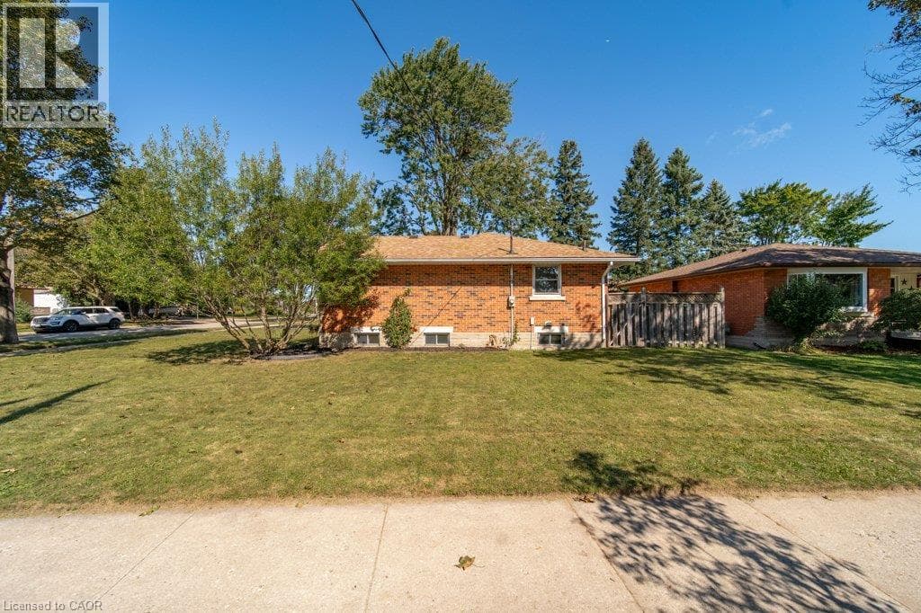 Detached for sale at 18 MAYWOOD Road, Vanier, Kitchener, Ontario, photo 35