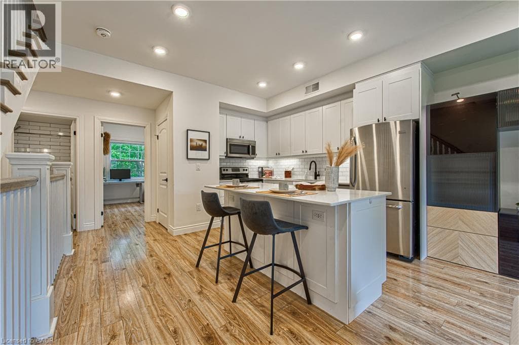 Townhouse for sale at 112 UNION Street E Unit# B306, Mary Allen, Waterloo, Ontario, photo 2