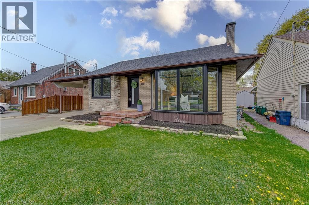 Detached for sale at 51 ROSEMOUNT Drive, Rosemount, Kitchener, Ontario, photo 2
