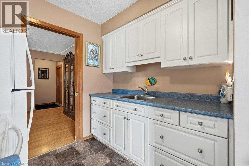 Detached for sale at 88 BOND Street, Fairfield, Kitchener, Ontario, photo 8