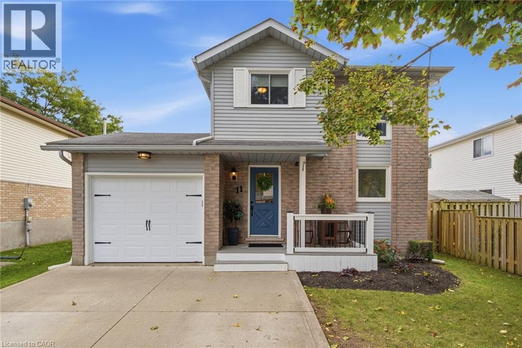 11 SANDALWOOD Drive