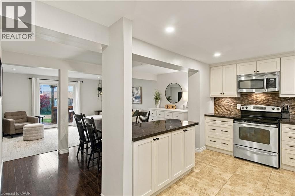 Detached for sale at 11 SANDALWOOD Drive, Southview, Cambridge, Ontario, photo 8