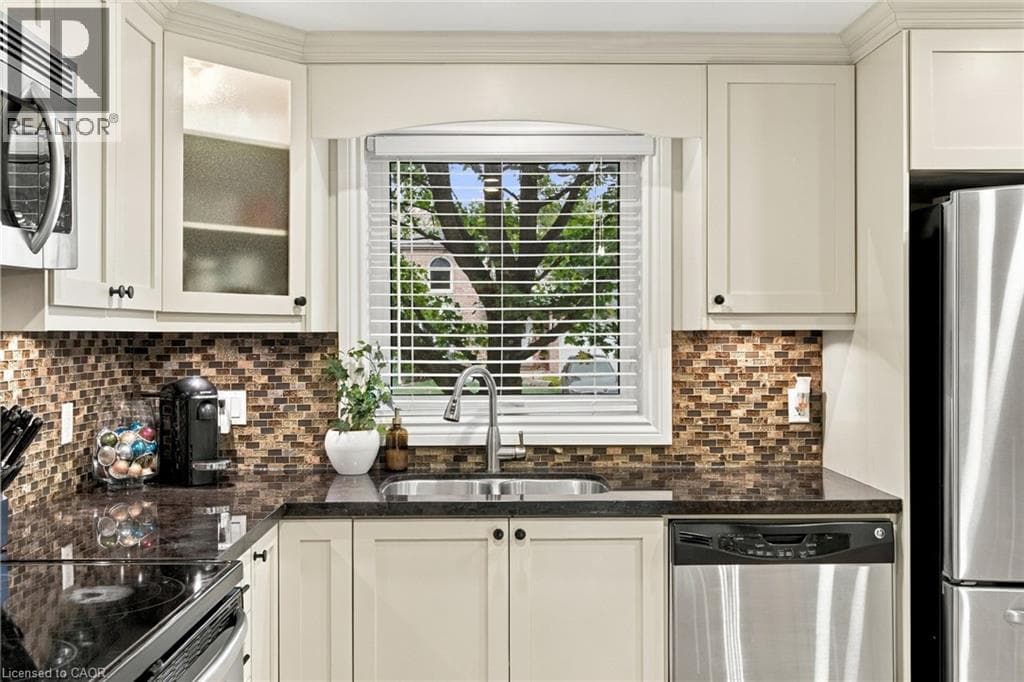 Detached for sale at 11 SANDALWOOD Drive, Southview, Cambridge, Ontario, photo 10