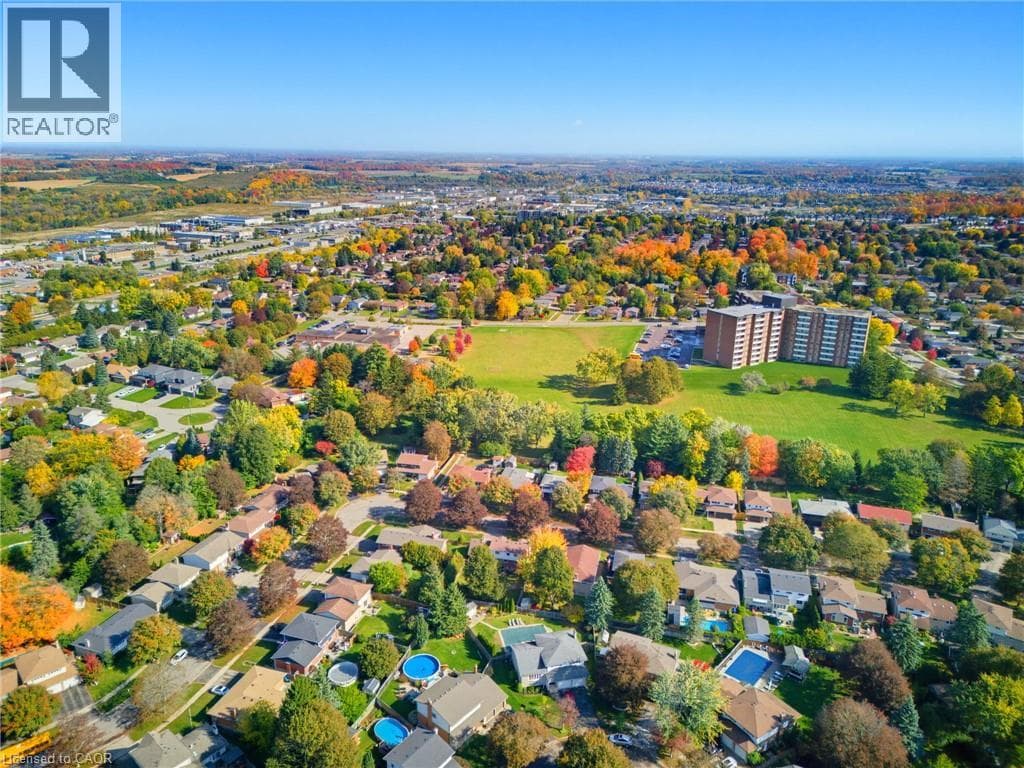 Detached for sale at 239 CARSON Drive, Heritage Park, Kitchener, Ontario, photo 4