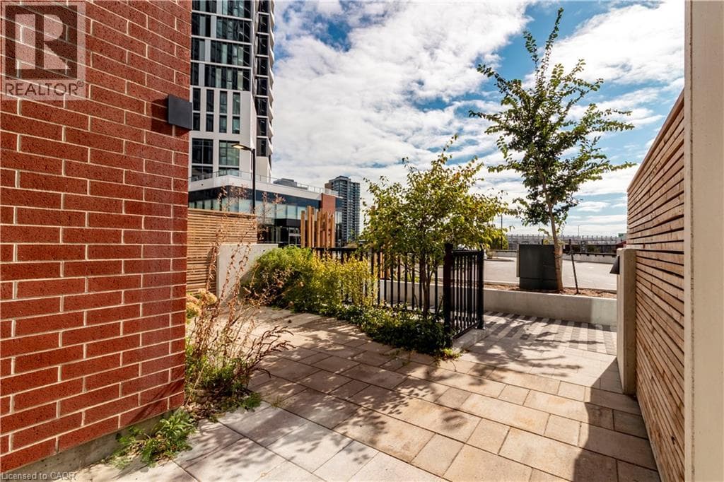 Townhouse for sale at 15 WELLINGTON Street S Unit# 103, Midtown, Kitchener, Ontario, photo 3