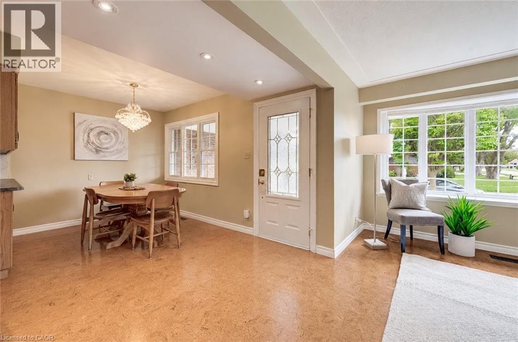 Detached for sale at 54 FAIRLAWN Road, Vanier, Kitchener, Ontario, photo 9