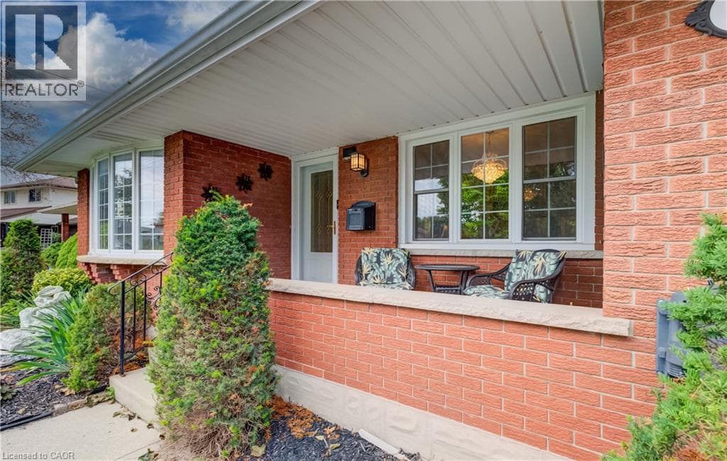 Detached for sale at 54 FAIRLAWN Road, Vanier, Kitchener, Ontario, photo 4
