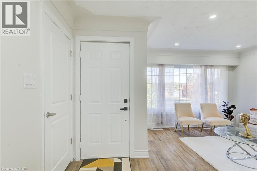 Detached for sale at 46 TRAYNOR Avenue, Vanier, Kitchener, Ontario, photo 6