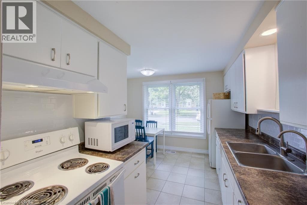 Semi-detached for sale at 426A DUNVEGAN Drive, University Downs, Waterloo, Ontario, photo 13