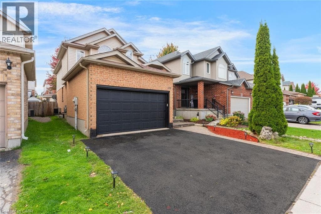 Detached for sale at 133 STEEPLERIDGE Street, Doon South, Kitchener, Ontario, photo 3