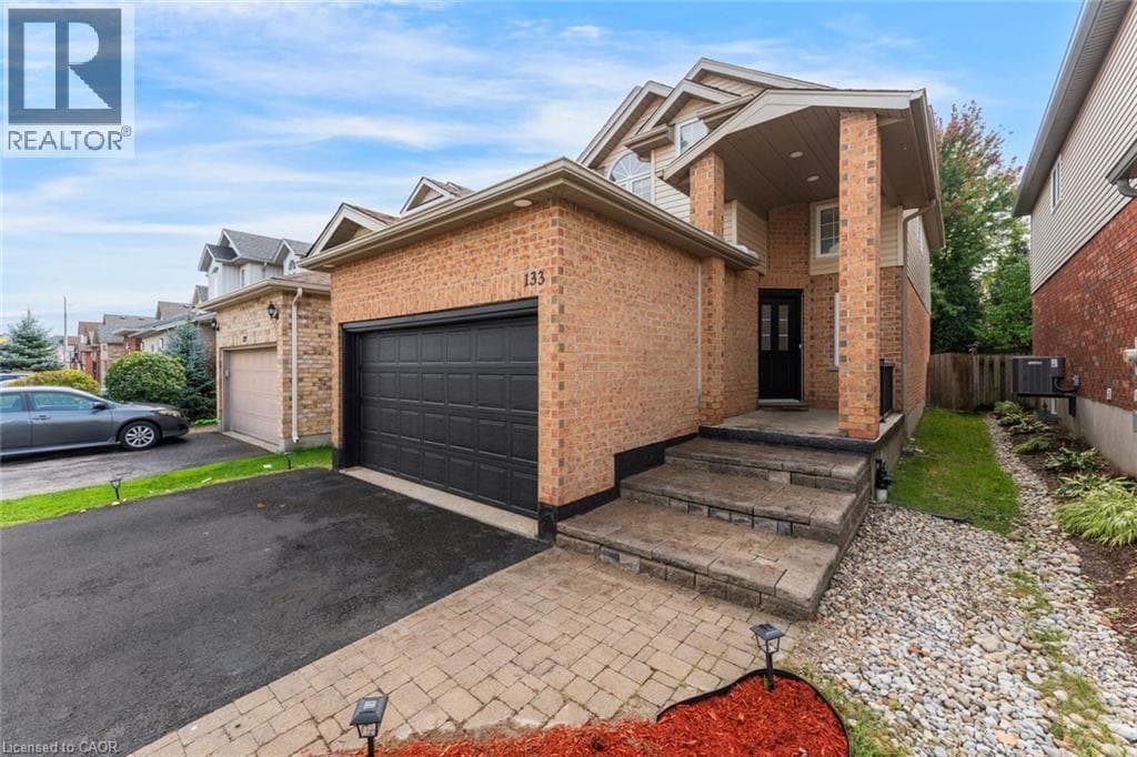 Detached for sale at 133 STEEPLERIDGE Street, Doon South, Kitchener, Ontario, photo 4