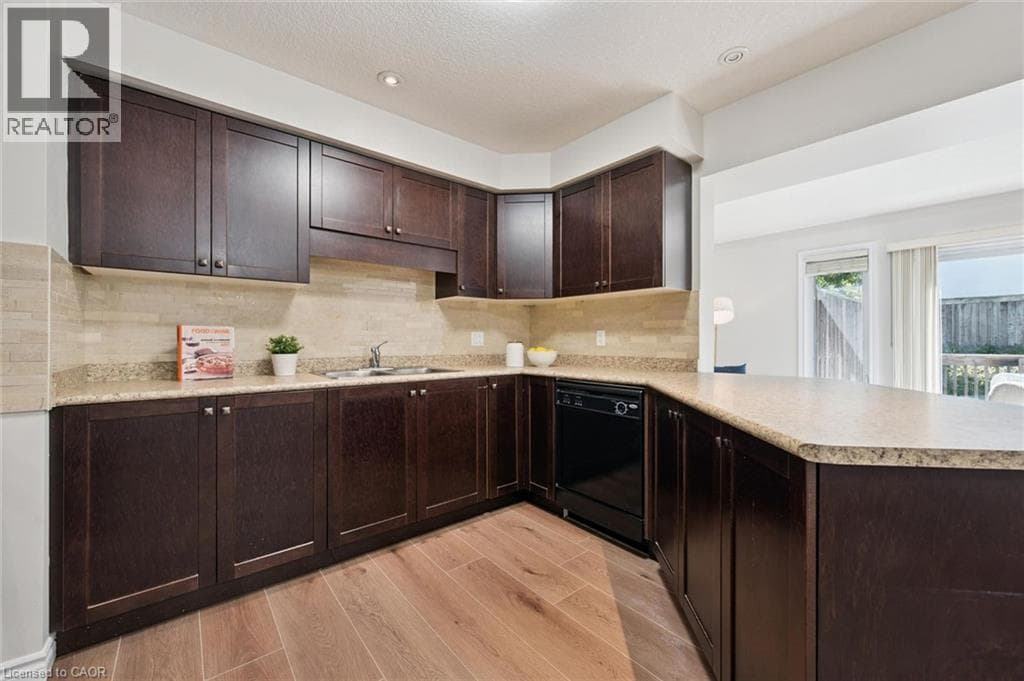 Townhouse for sale at 555 CHABLIS Drive Unit# 24, Clair Hills, Waterloo, Ontario, photo 11