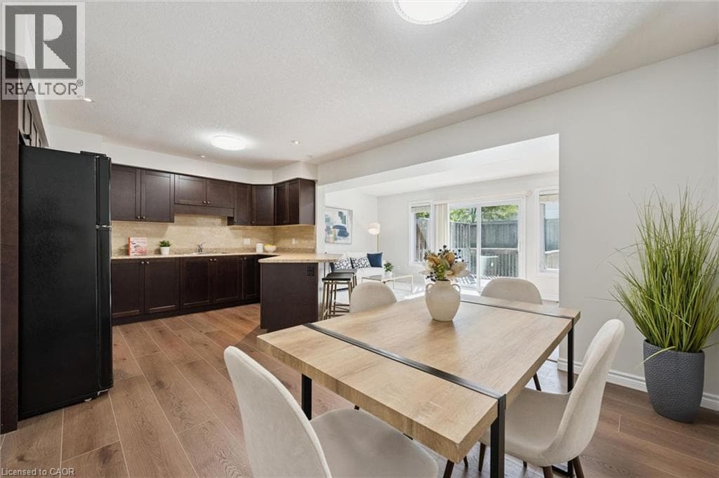 Townhouse for sale at 555 CHABLIS Drive Unit# 24, Clair Hills, Waterloo, Ontario, photo 6