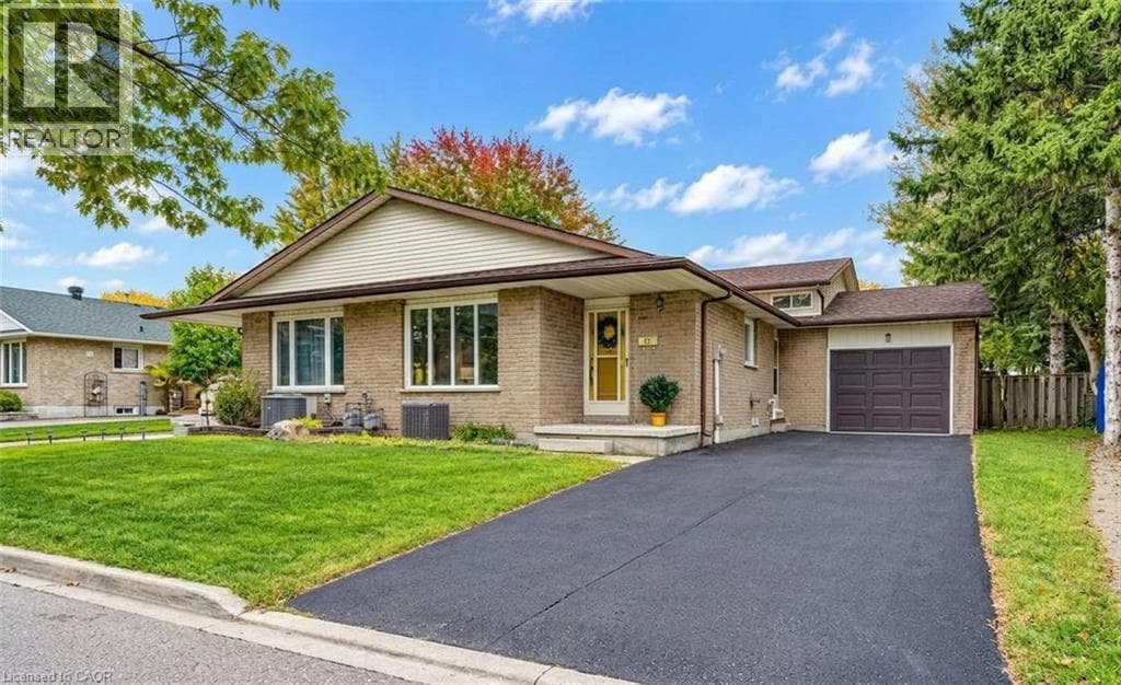 15 UXBRIDGE Crescent