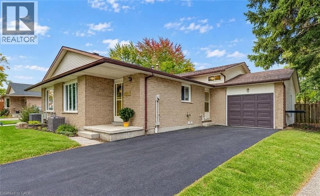 Semi-detached for sale at 15 UXBRIDGE Crescent, Country Hills West, Kitchener, Ontario, photo 2