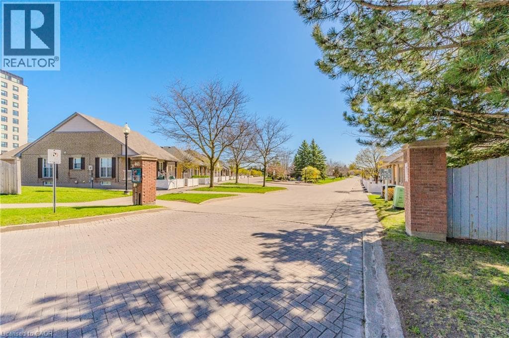 Townhouse for sale at 461 COLUMBIA Street W Unit# 26, Village on Clair Cr, Waterloo, Ontario, photo 2