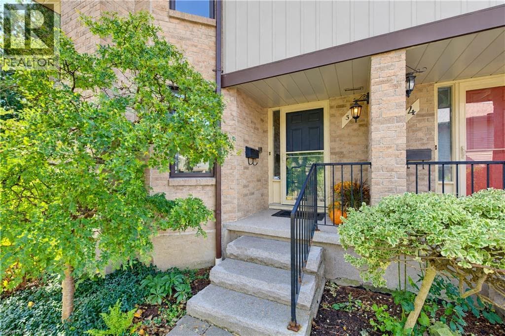 Townhouse for sale at 406 CRAIGLEITH Drive Unit# 3, Craigleith, Waterloo, Ontario, photo 3