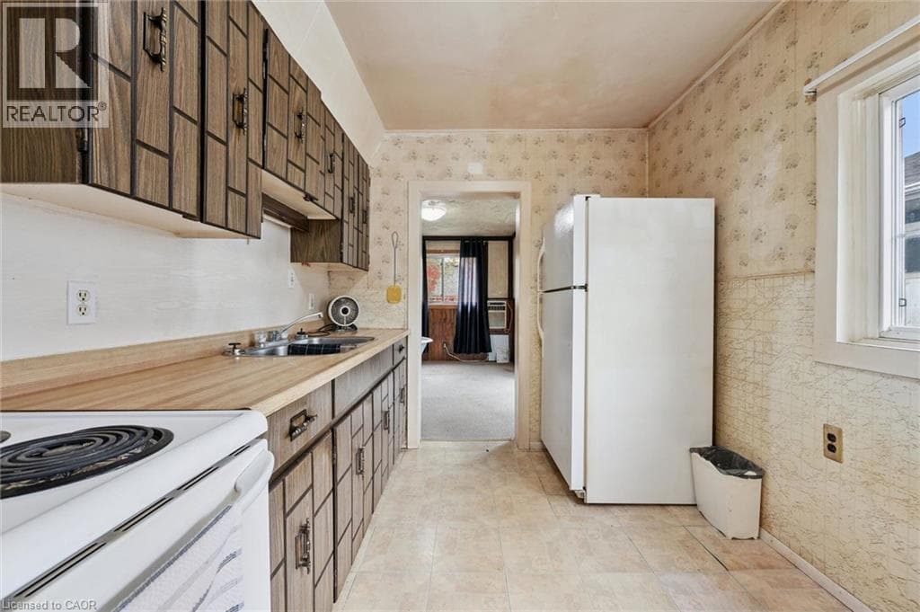 Detached for sale at 127 SPADINA Road E, St. Marys, Kitchener, Ontario, photo 2