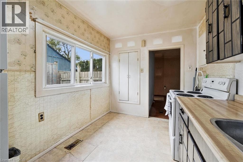 Detached for sale at 127 SPADINA Road E, St. Marys, Kitchener, Ontario, photo 6