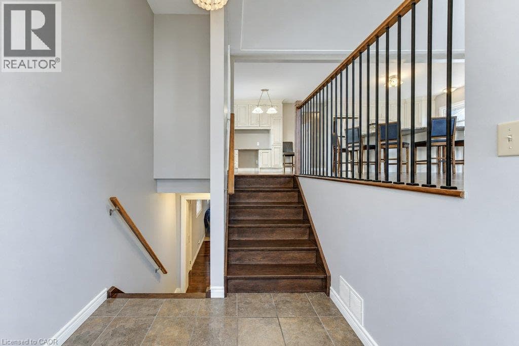 Detached for sale at 34 WAYNE Drive, Stanley Park, Kitchener, Ontario, photo 5