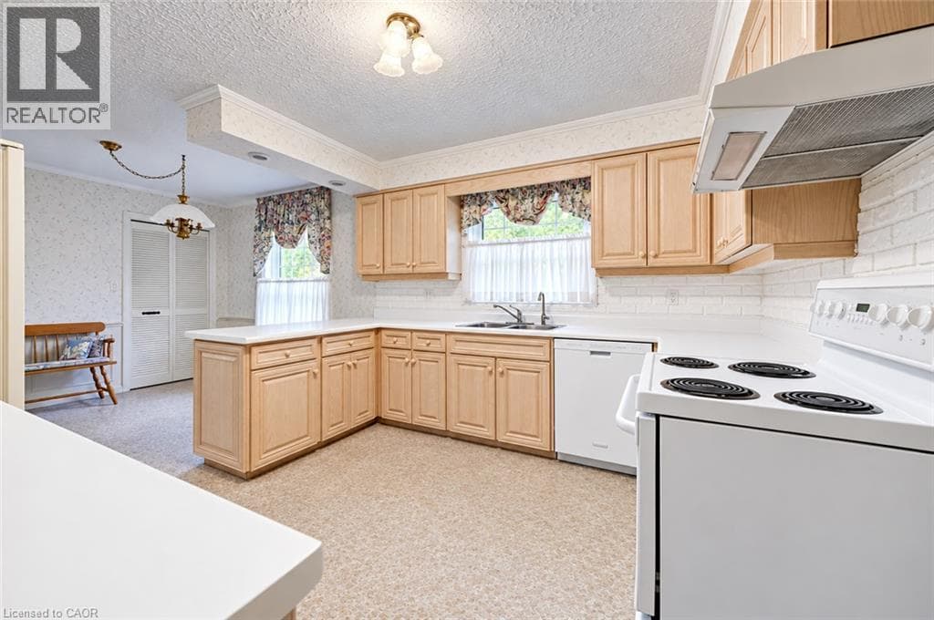 Detached for sale at 8 GRANBRIDGE Drive, West Montrose, Woolwich, Ontario, photo 11