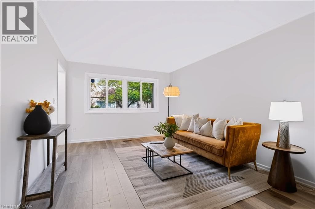 121 UNIVERSITY Avenue E Unit# 102