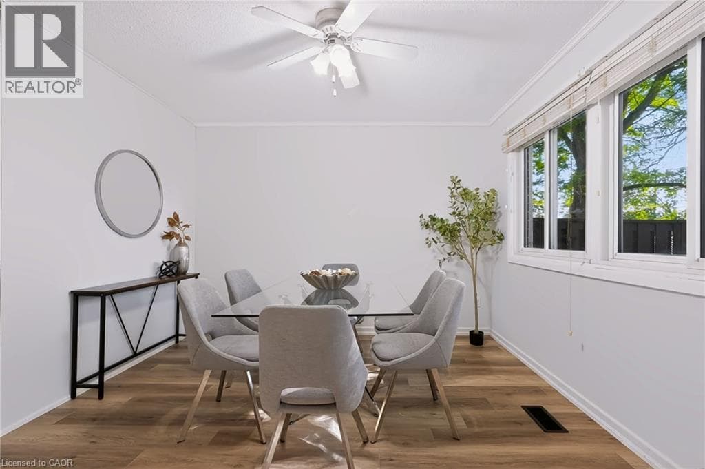 Townhouse for sale at 121 UNIVERSITY Avenue E Unit# 102, Village on the Green, Waterloo, Ontario, photo 7