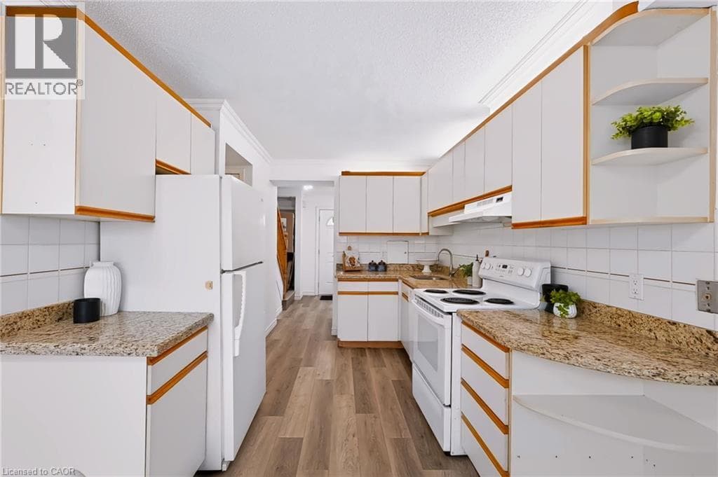 Townhouse for sale at 121 UNIVERSITY Avenue E Unit# 102, Village on the Green, Waterloo, Ontario, photo 9