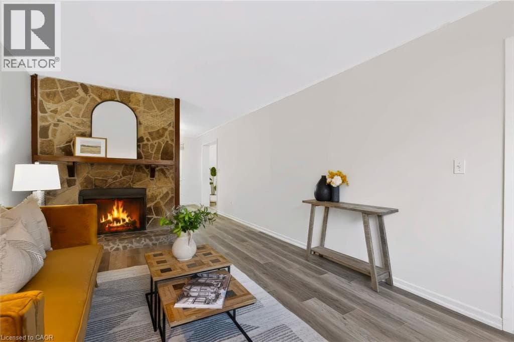Townhouse for sale at 121 UNIVERSITY Avenue E Unit# 102, Village on the Green, Waterloo, Ontario, photo 5