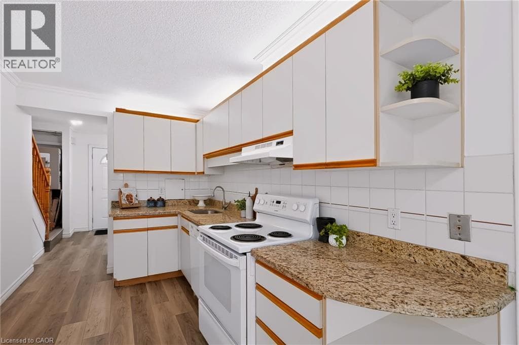 Townhouse for sale at 121 UNIVERSITY Avenue E Unit# 102, Village on the Green, Waterloo, Ontario, photo 10