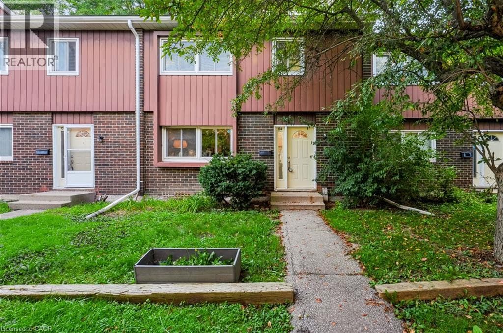 Townhouse for sale at 121 UNIVERSITY Avenue E Unit# 102, Village on the Green, Waterloo, Ontario, photo 4