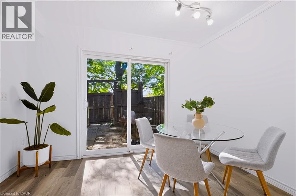 Townhouse for sale at 121 UNIVERSITY Avenue E Unit# 102, Village on the Green, Waterloo, Ontario, photo 12