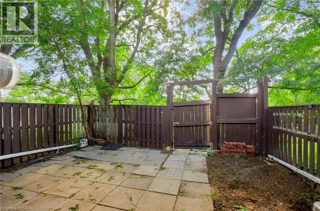 Townhouse for sale at 121 UNIVERSITY Avenue E Unit# 102, Village on the Green, Waterloo, Ontario, photo 22
