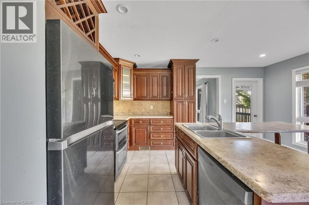 Detached for sale at 39 LINDA Drive, Silverheights, Cambridge, Ontario, photo 9